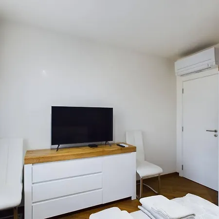 Luxury In Building K55 With Free Garage Apartment